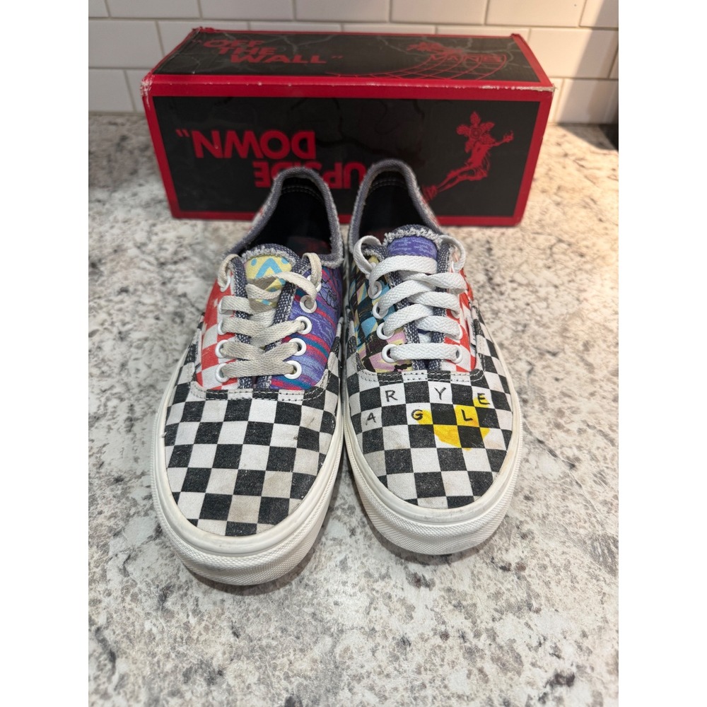 Vans Authentic Stranger Things Surfer Boy Pizza 9W/7M Multi Excellent VN0A5KRD